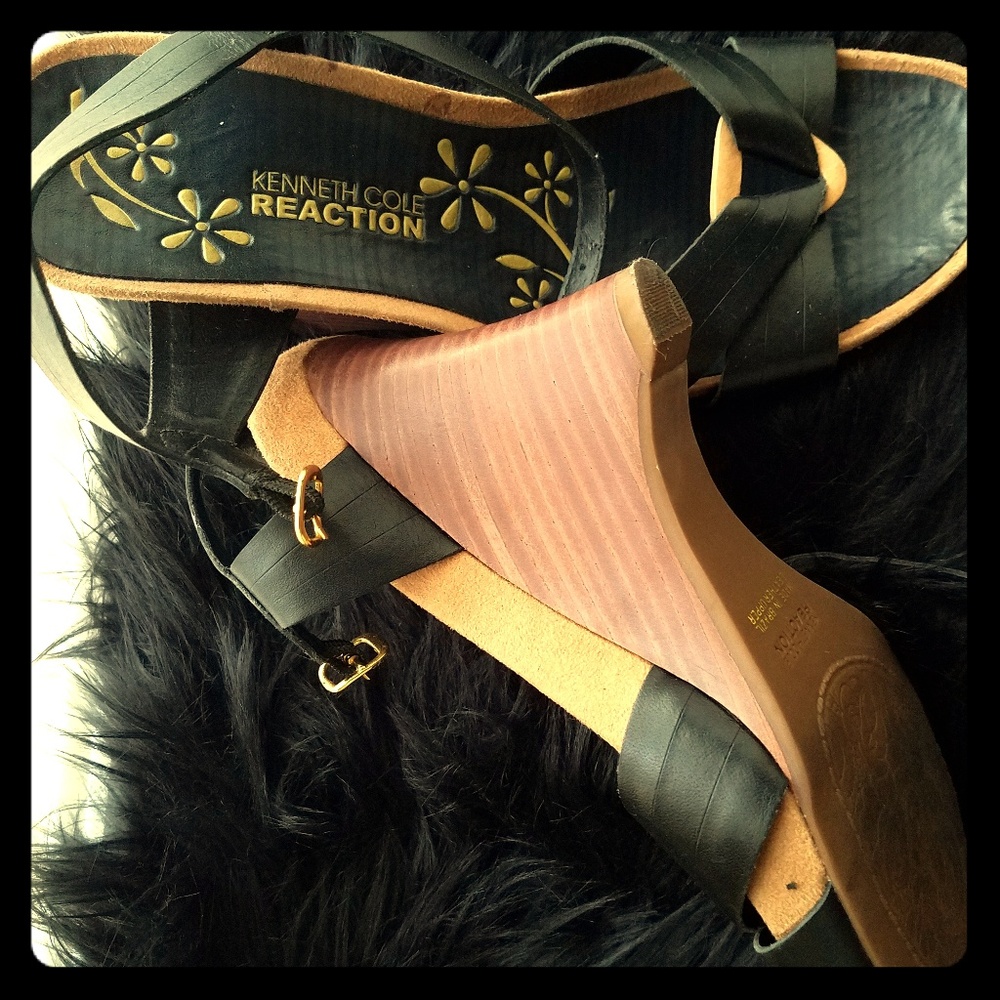 Kenneth Cole Reaction wedge sandal